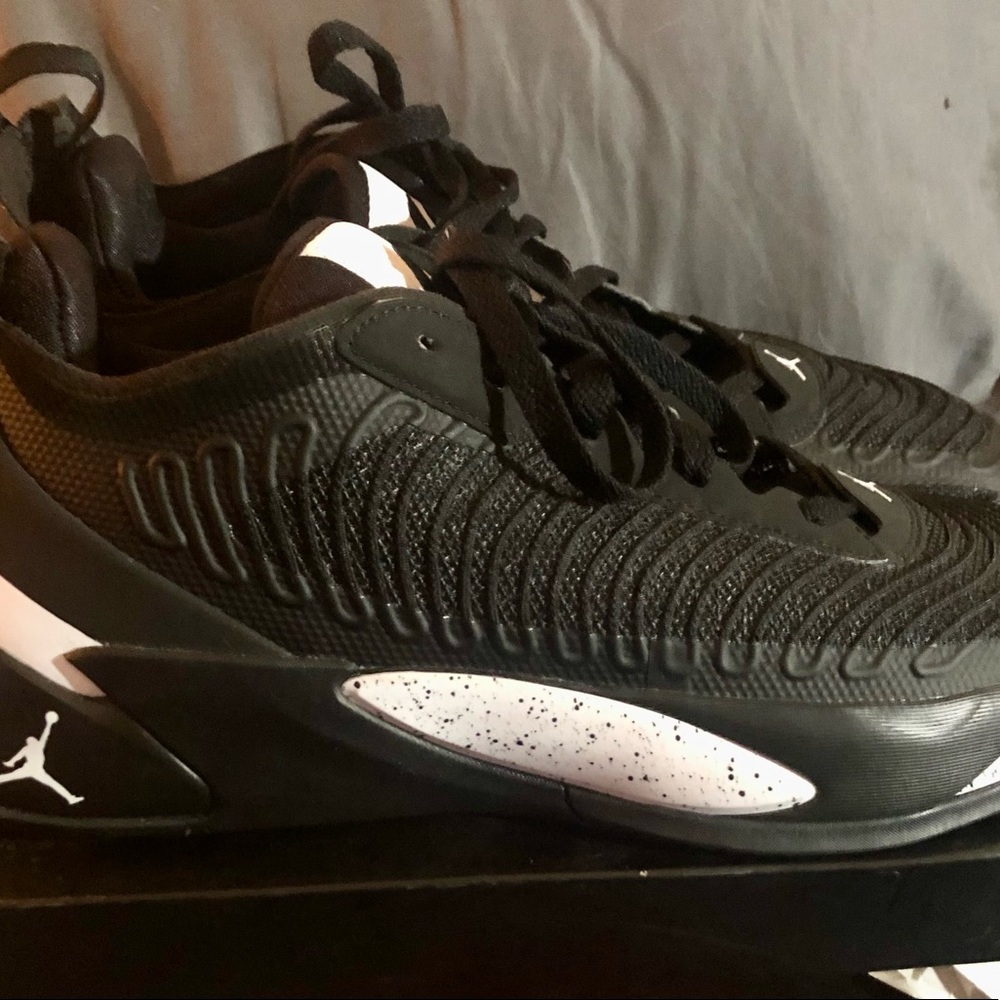 New black Jordans Basketball Shoes Size 13